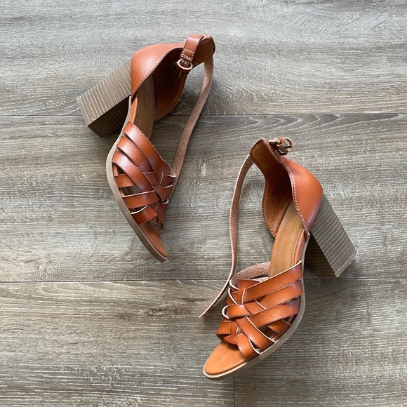 GUARACHE HEELS (7.5/8) - Picture 3 of 5